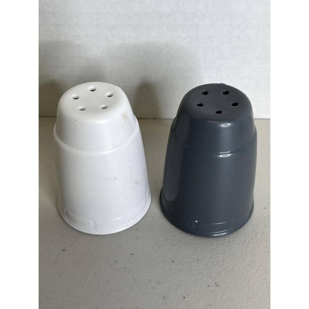 Step 2 Fun With Friends Kitchen REPLACEMENT Salt & Pepper Shaker set